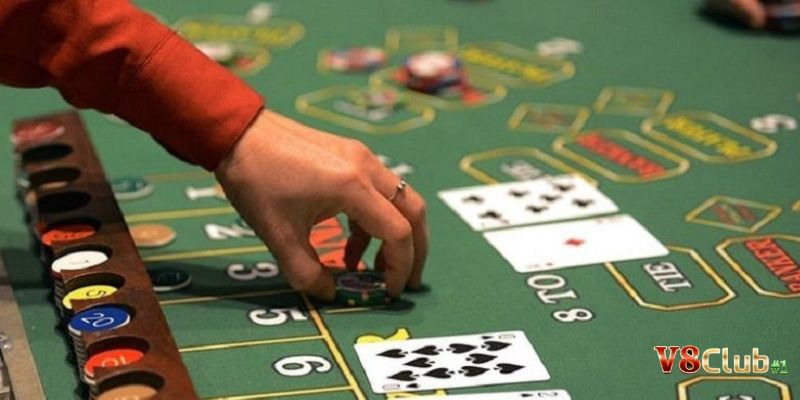 Cách chơi Baccarat Long Bảo tại V8Club