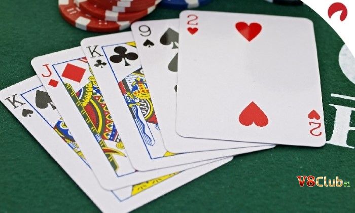 Quan tâm phạm vi bài của đối thủ khi Fold trong poker